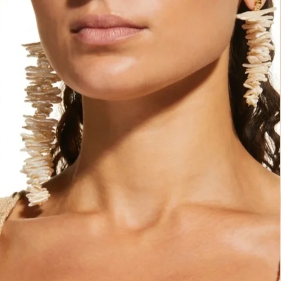 Cult Gaia Aliza Baroque Cultured Freshwater Pearl Asymmetric Drop Earrin… - Picture 6 of 16